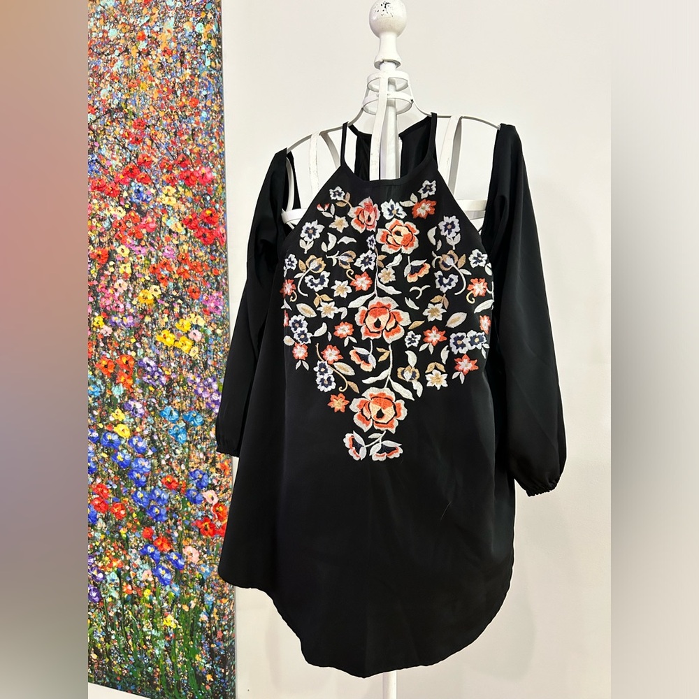 Abercrombie & Fitch sexy “cold shoulder” style blouse size L